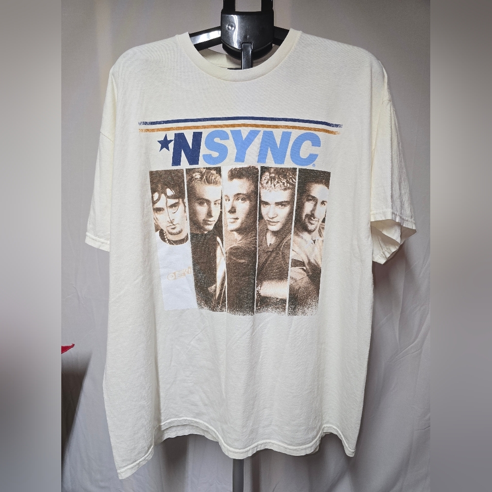 #25 NSYNC Cream Graphic Print Short Sleeve Tee *nwot*